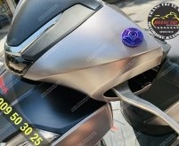 Chụp nắp kính hậu Titan xe Sh