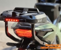 Baga sau Givi HRX cho xe Winner R đế thùng có đèn Stop