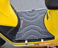 Thảm để chân xe máy điện EVO200