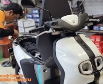 Dán keo xe máy điện Yamaha NEOs
