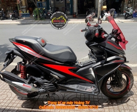 Yamaha NVX V1 lột xác cực căng với combo đồ chơi kiểng đẹp mắt và tiện ích