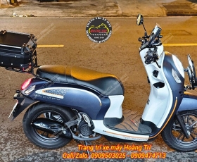 Scoopy 2023 hóa Vespa: Đầy đủ baga và màn hình SKU-3 tích hợp cam hành trình