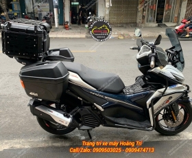 NVX V2 phong cách touring hầm hố với bộ 3 thùng Givi và trợ sáng mini F1 GT