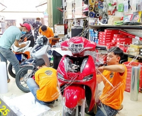 Tổng hợp chi phí dán keo xe máy điện - Giá rẻ đến cao cấp