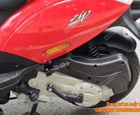Gác chân phụ xe Piaggio Zip