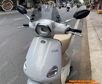 Kính chắn gió xe máy điện Yadea