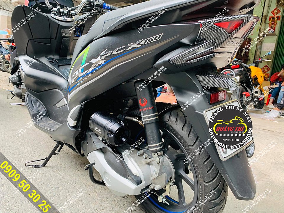PCX 2018 is equipped with a black GTR cylinder exhaust