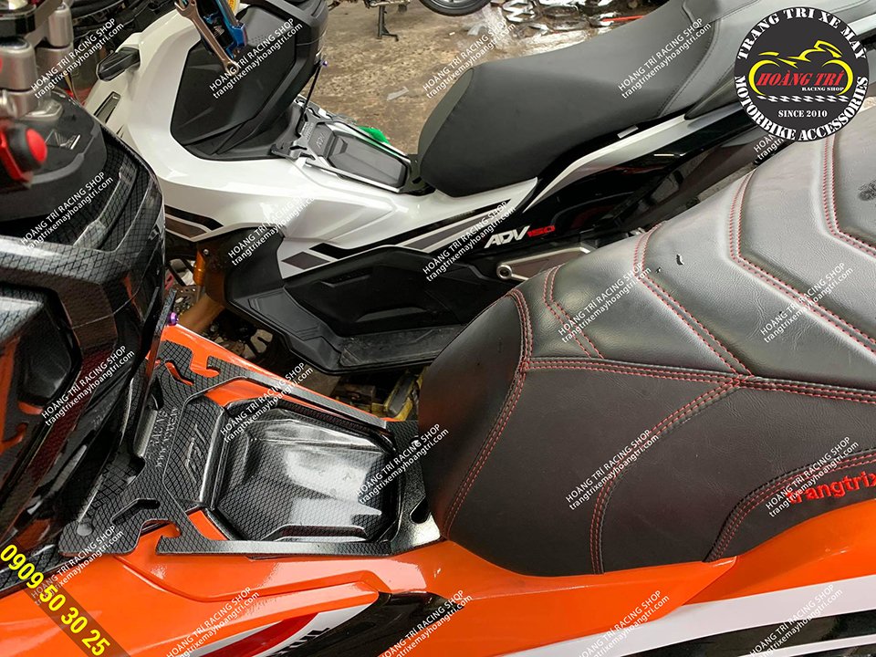 One more ADV 150 Repsol equipped with CNC aluminum baga with carbon paint