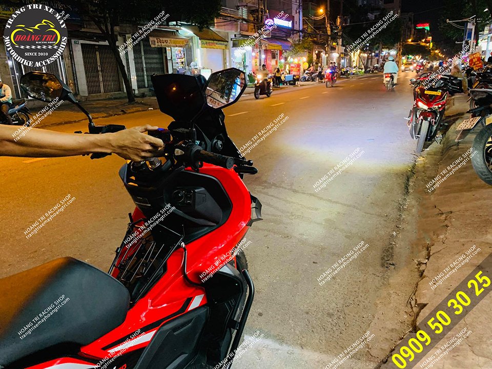 Test the light of the Kenzo Z20 auxiliary light on ADV 150