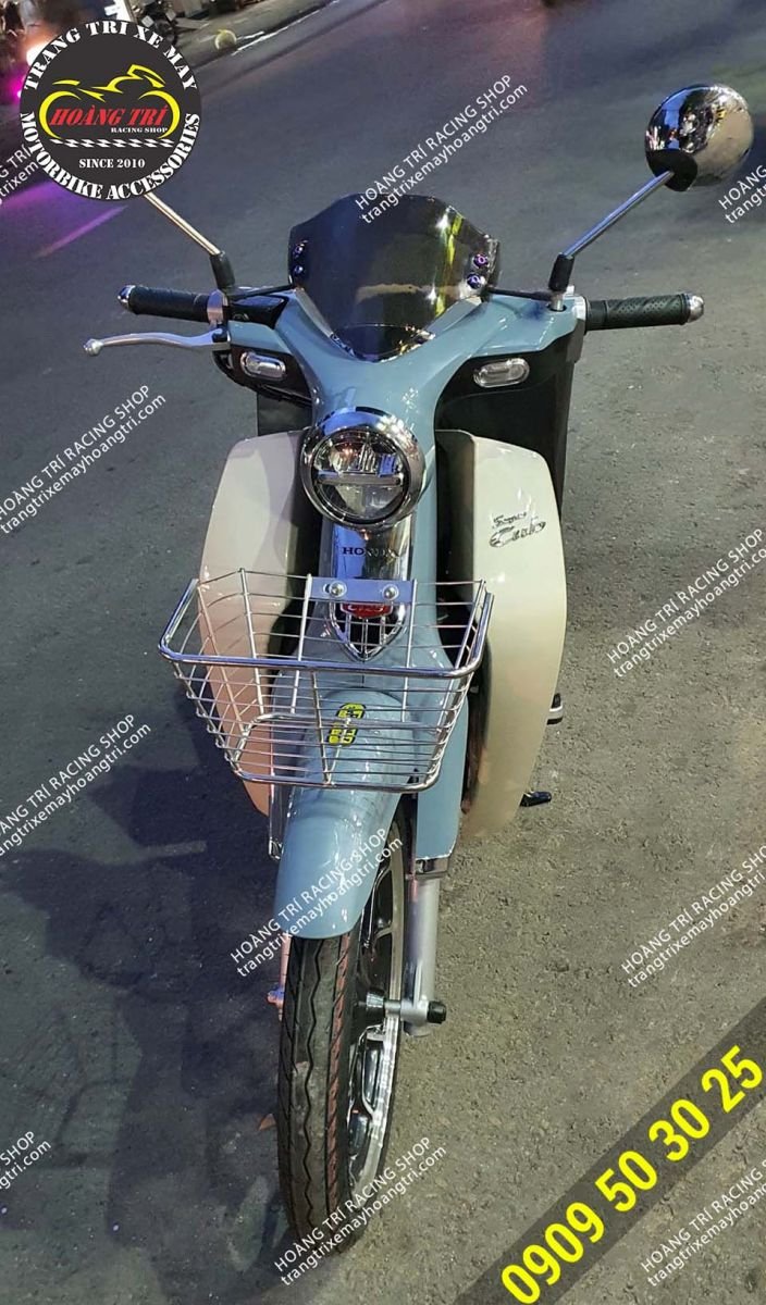 And here is the Super Cub with the stainless steel front basket