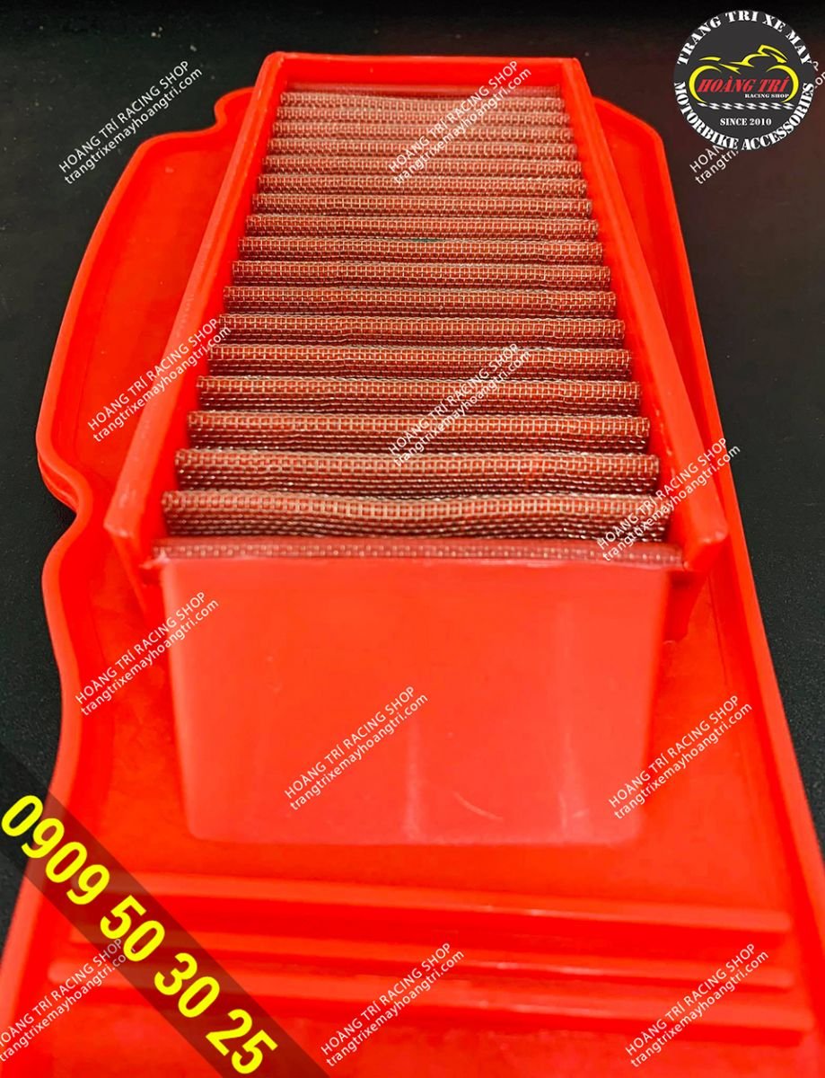 Air filter with fine stainless steel screens