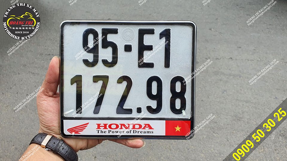 Prepare to ship back to customers after completing the number plate