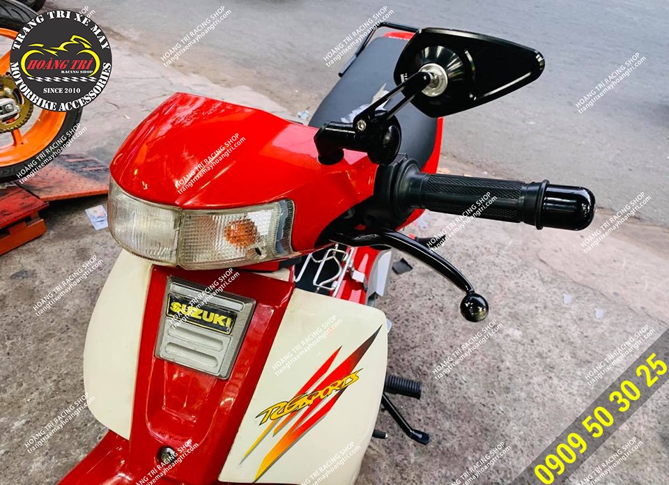 Kính hậu Motogadget X-MVR1 gắn trên chiếc Suzuki Sports