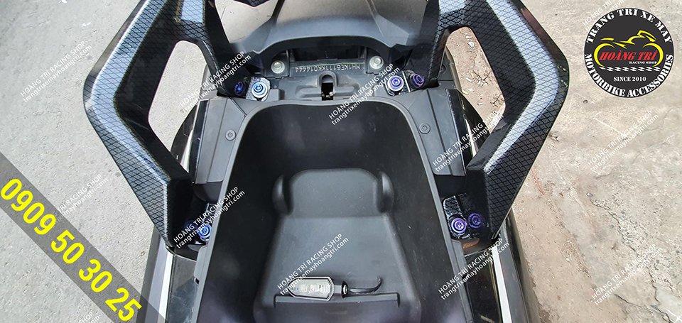 Detail of internal screws of Malaysia rear baga mounting ADV 150