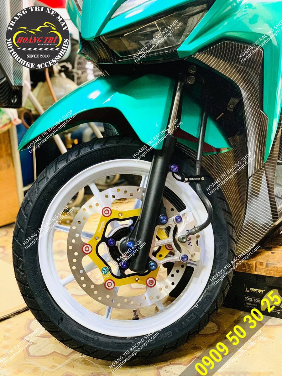 Products mounted on Vario 2018 come with a pair of 8-piece Racing boy wheels