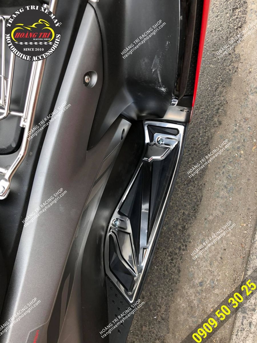 Yamaha NVX 2021 stainless steel foot mat has been installed on the car