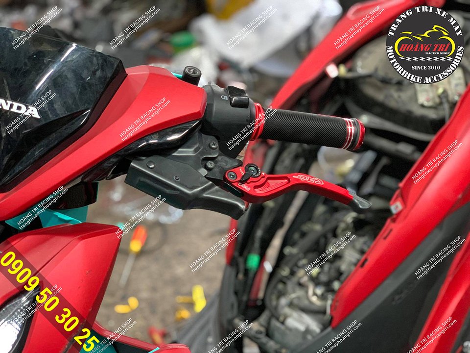 Red CRG RC2 handbrake combined with red Racing Boy gloves
