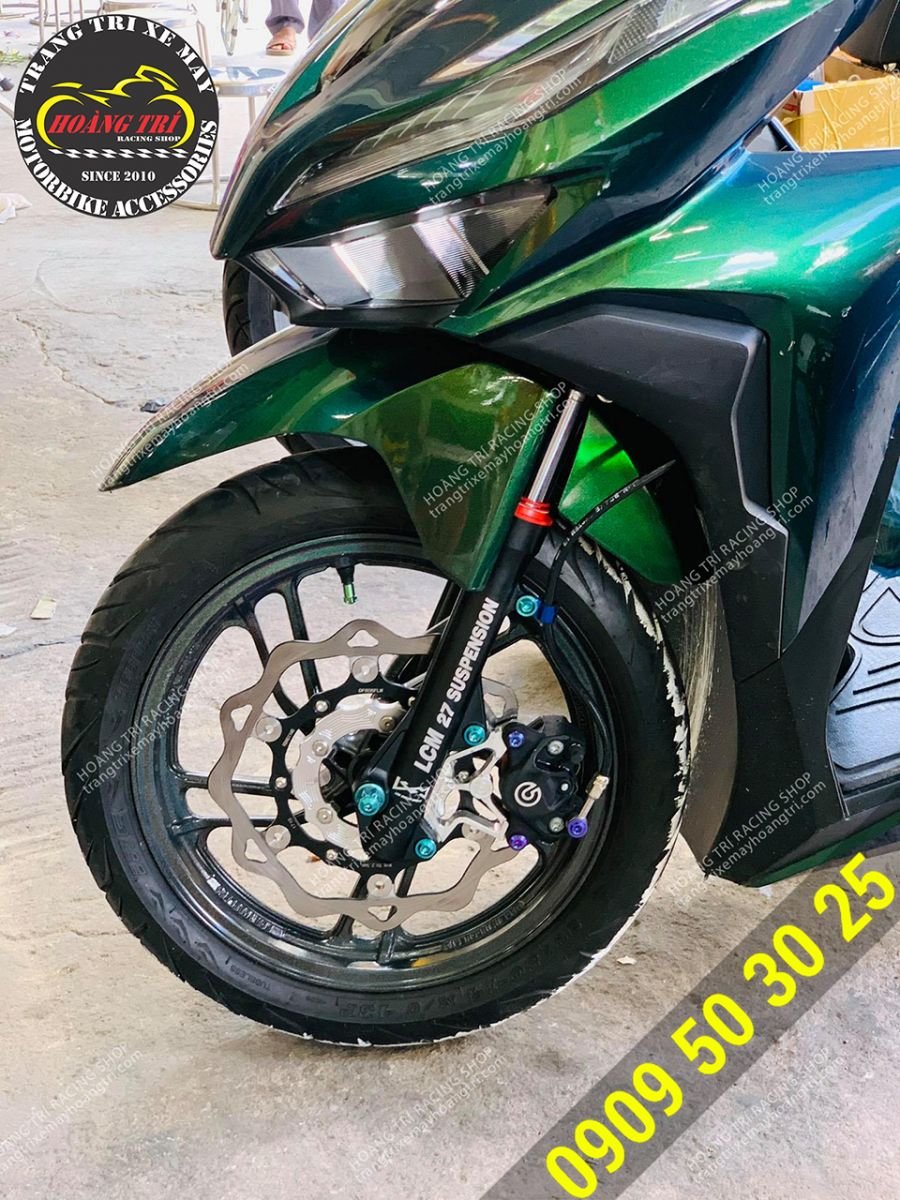 One more Vario 2018 with white LCM front fork