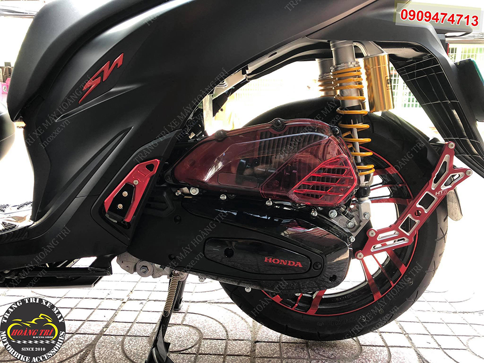 SH 2017 is equipped with extremely prominent red HTR aluminum fenders