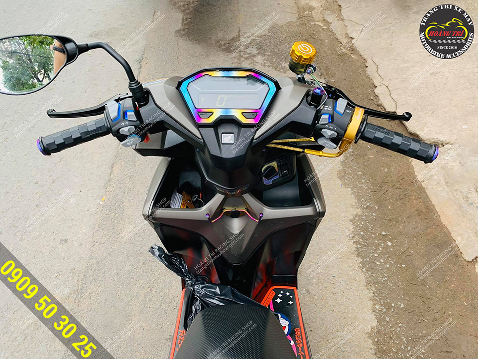The head of the huge Vario 2018 with many colorful accessories