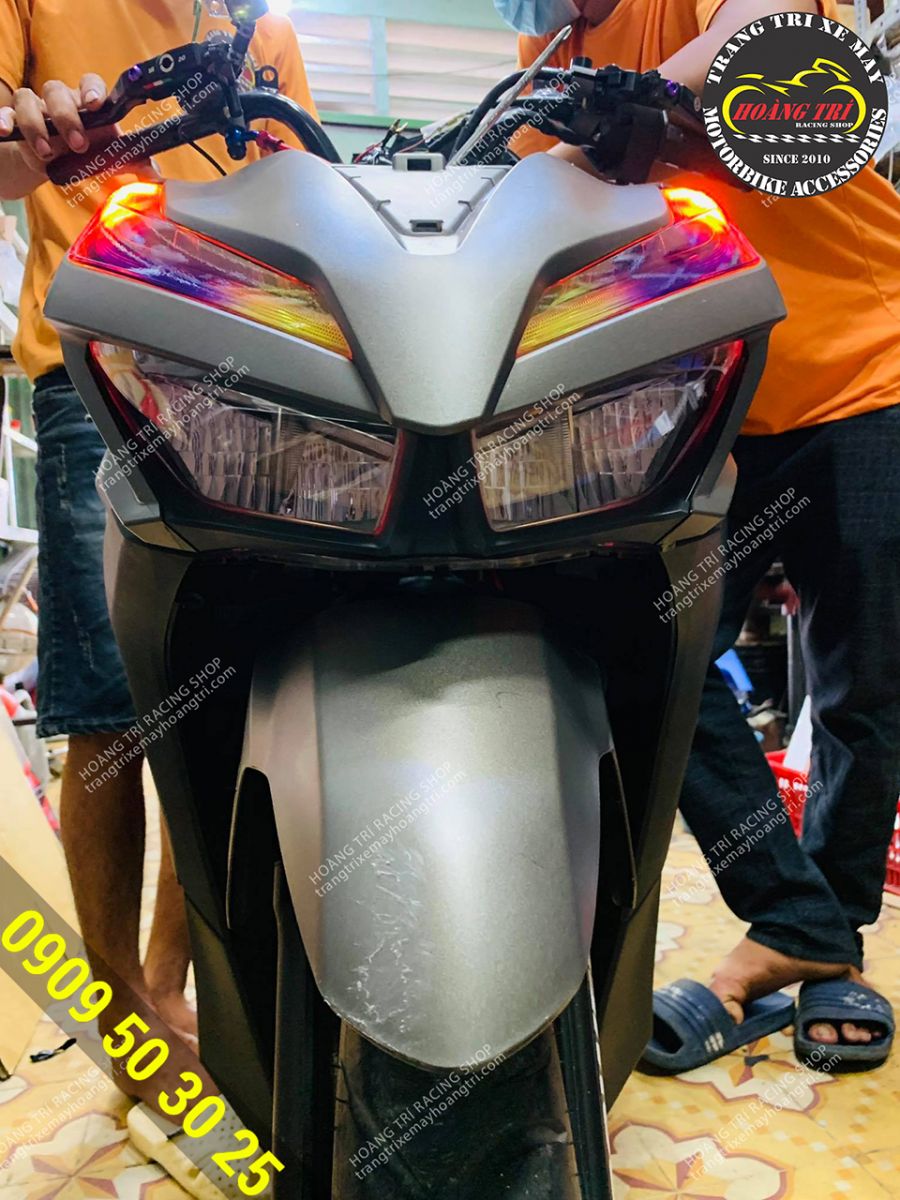 The original 2018 Vario with genuine headlights