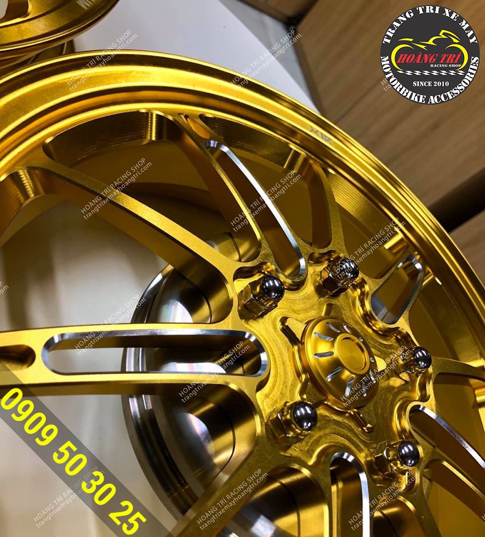 Close-up of high-end T6061 Star HX002 CNC wheels at Hoang Tri Shop