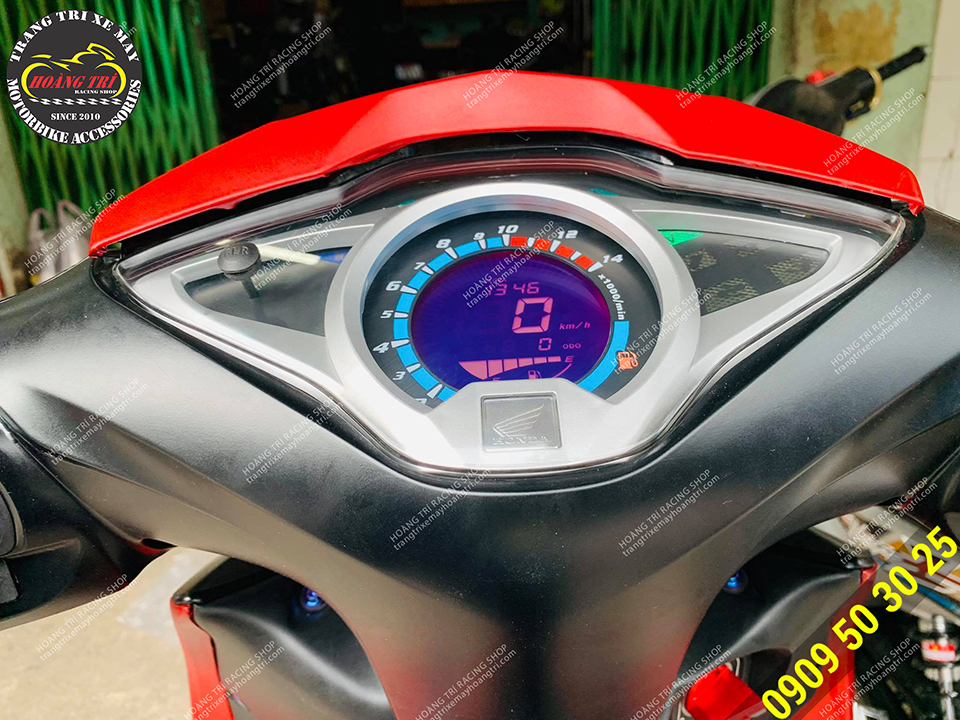 Close-up of the clock after being installed for the Future 2018 car