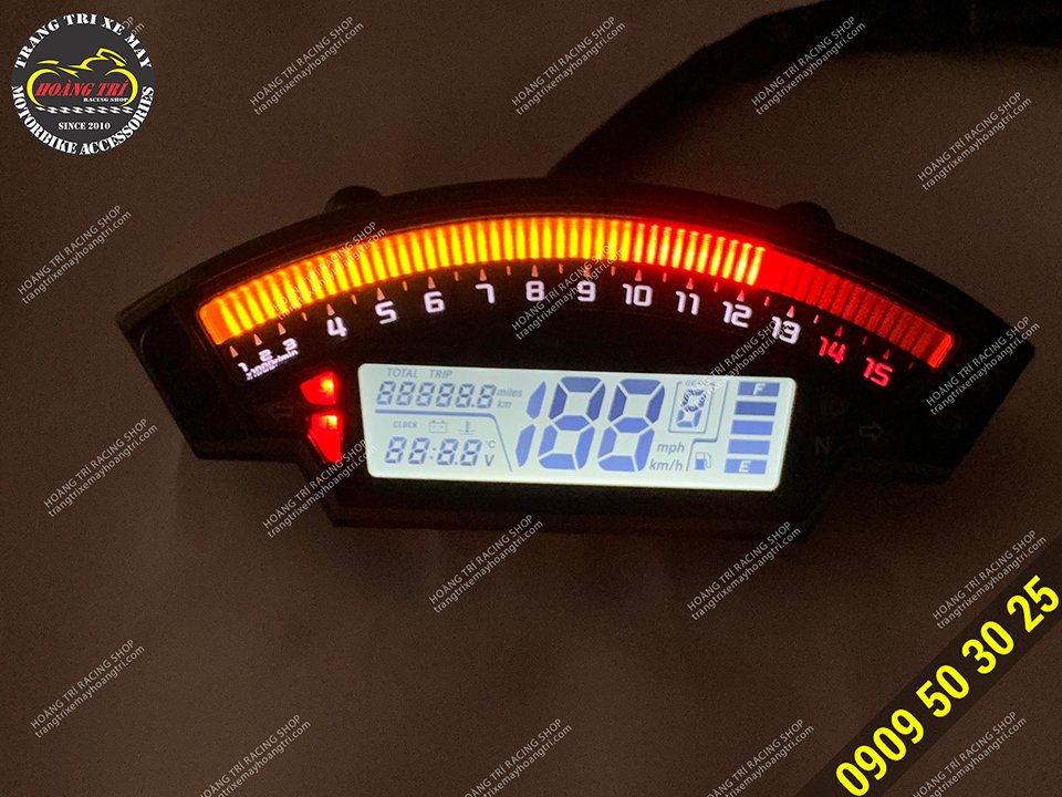 Đồng hồ hiển thị đầy đủ các thông số cần thiết cho đồng hồ xe máy