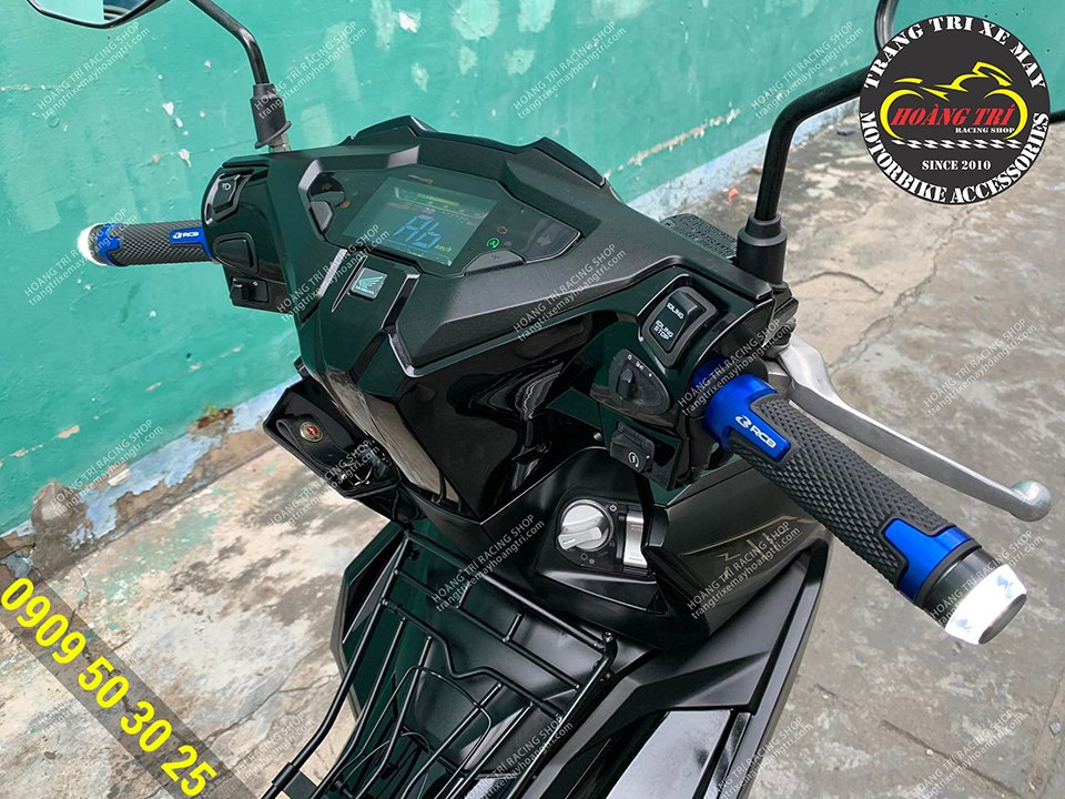 Xế cưng trang bị gói nâng cao với full đồ chơi xe Airblade 2020