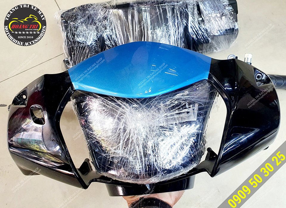 Chuẩn bị chế nhựa cho đèn pha 2 tầng trên ốp đầu đèn của xe Lead 2011