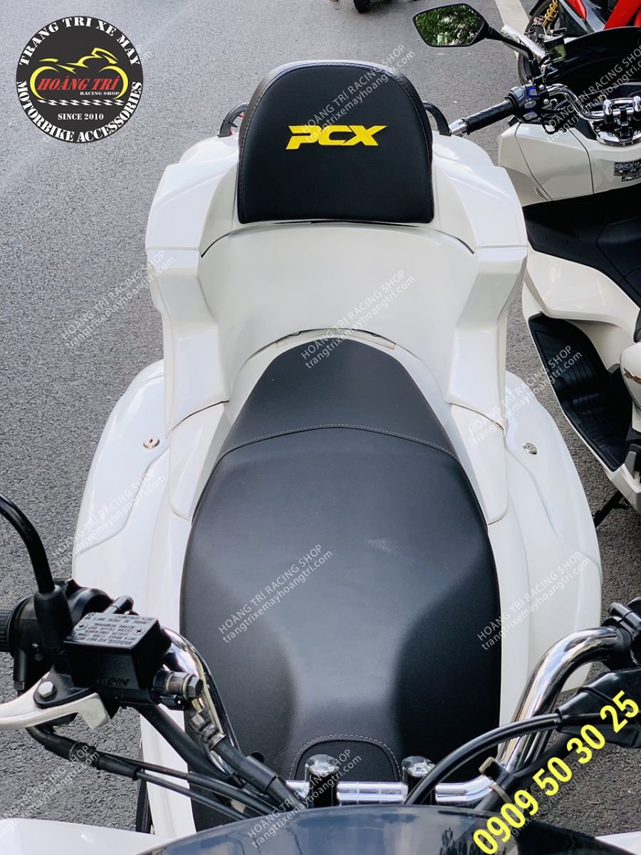 Đã hoàn thiện lắp đặt thùng sau tựa lưng màu trắng cho PCX 2018