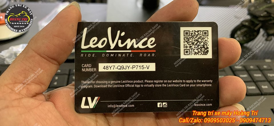 Trên tay card number được cung cấp sau khi lắp pô 4Road Leovince cho Sh 300i hoặc Sh 350i