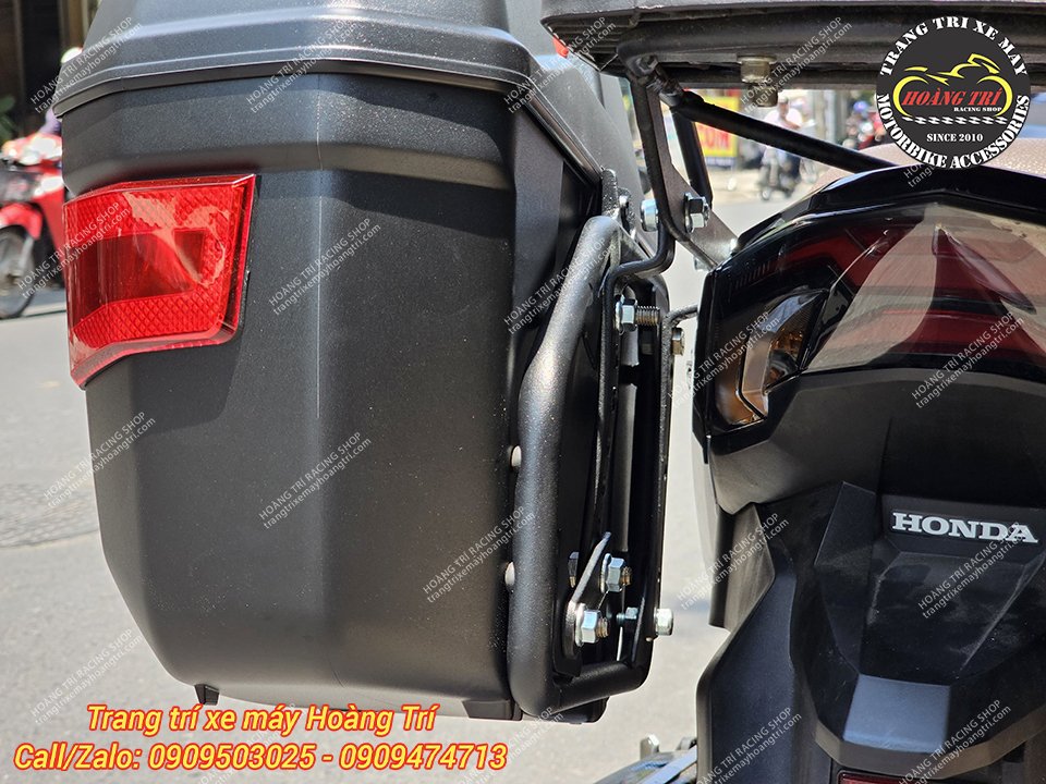 Cần lắp đặt pát lắp thùng hông mới có thể gắn thùng hông cho xe