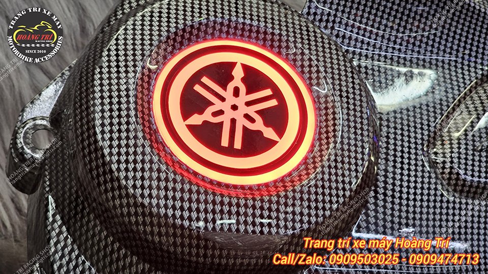 LED Logo ở ốp lóc máy NVX (đèn sau)