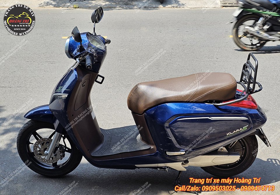 Tổng thể xe Klara S với phong cách Vespa cùng baga sau