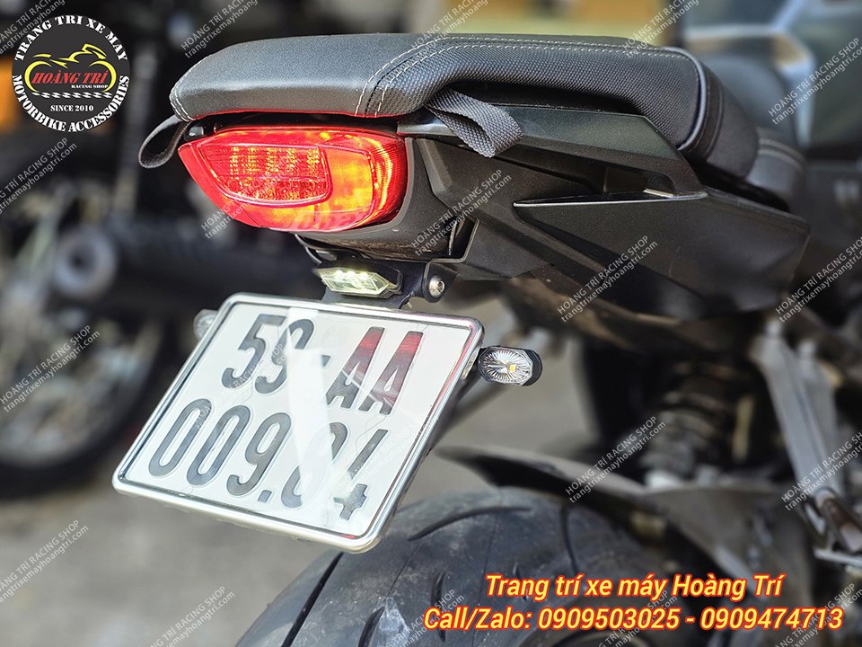 Pát biển số được trang bị cho xe CB650R đẹp đẳng cấp