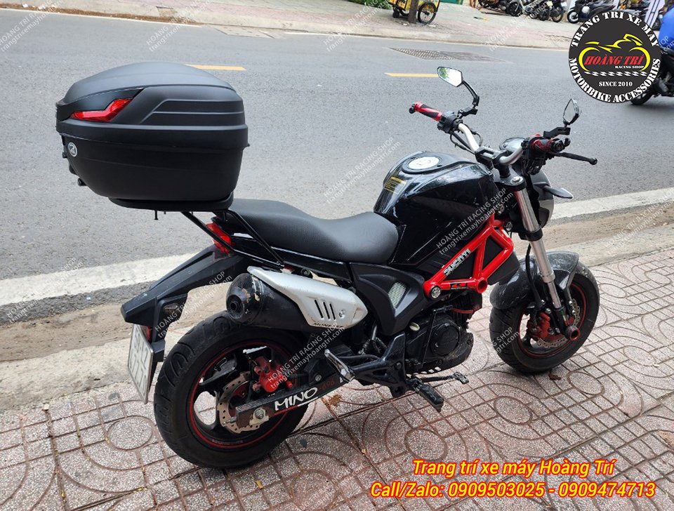 Chiếc Ducati mini trông khác biệt với combo baga sau và thùng sau B27NX