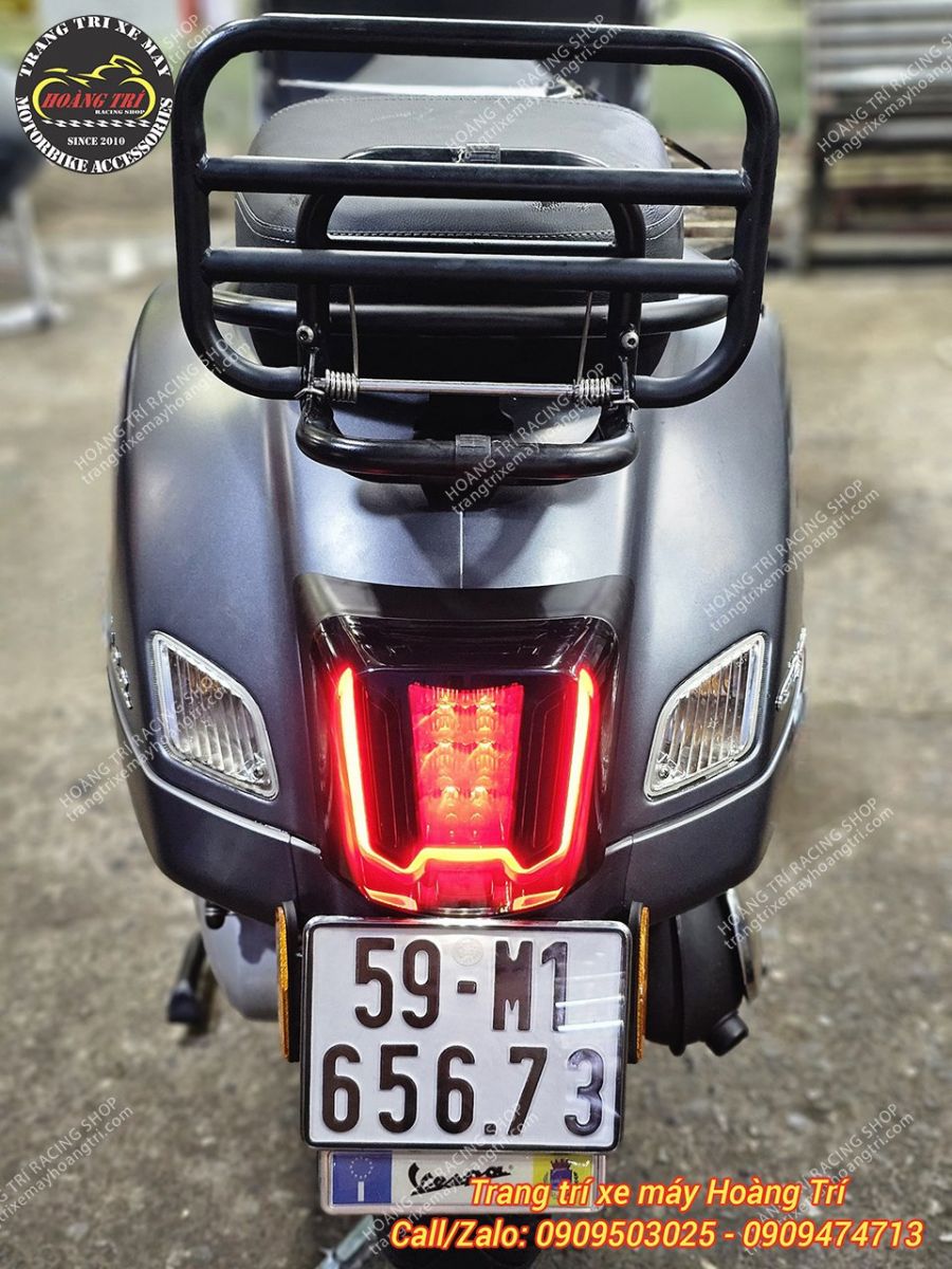 Góc trực diện với vẻ ngoài thẩm mỹ tối đa cho xe Vespa GTS 2014