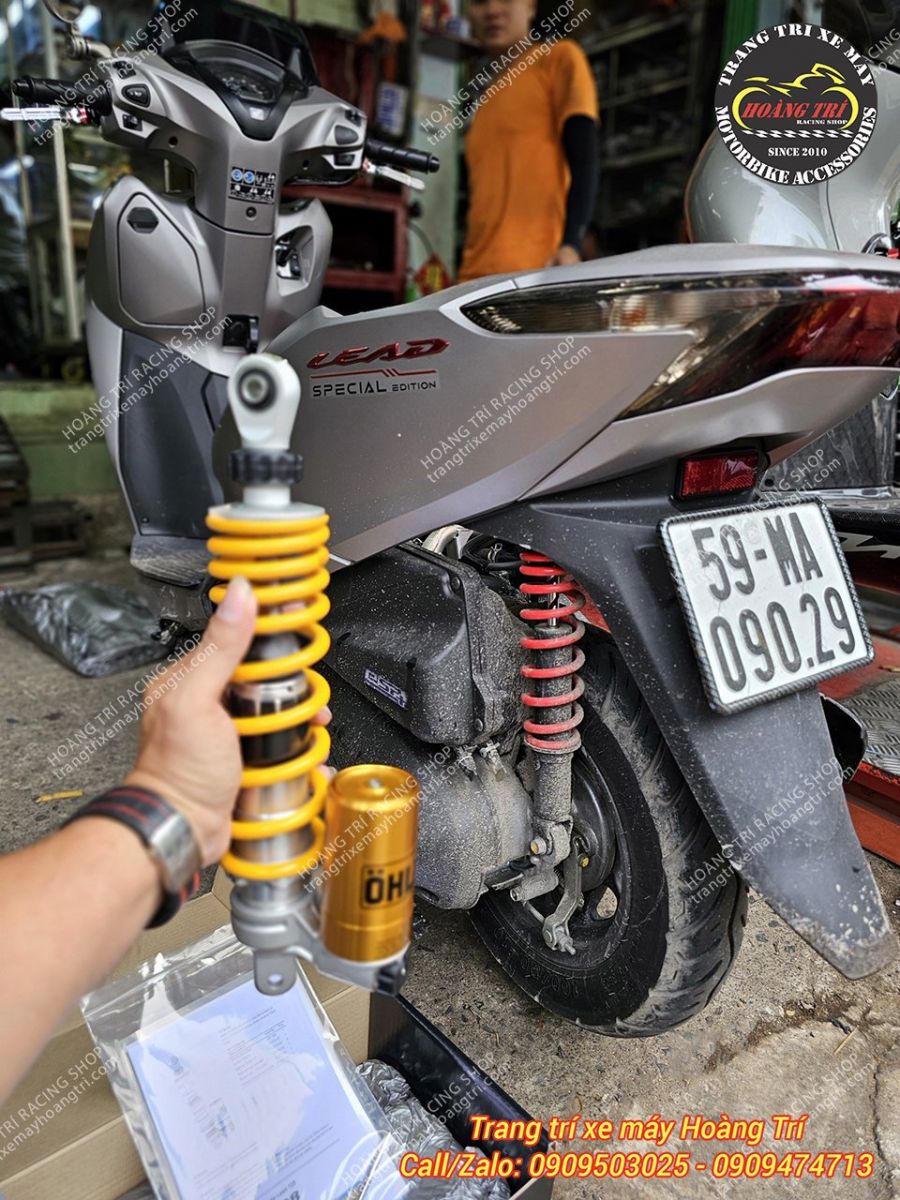 Trên tay phuộc Ohlins HO328 với màu vàng xịn sò đặc trưng của Ohlins