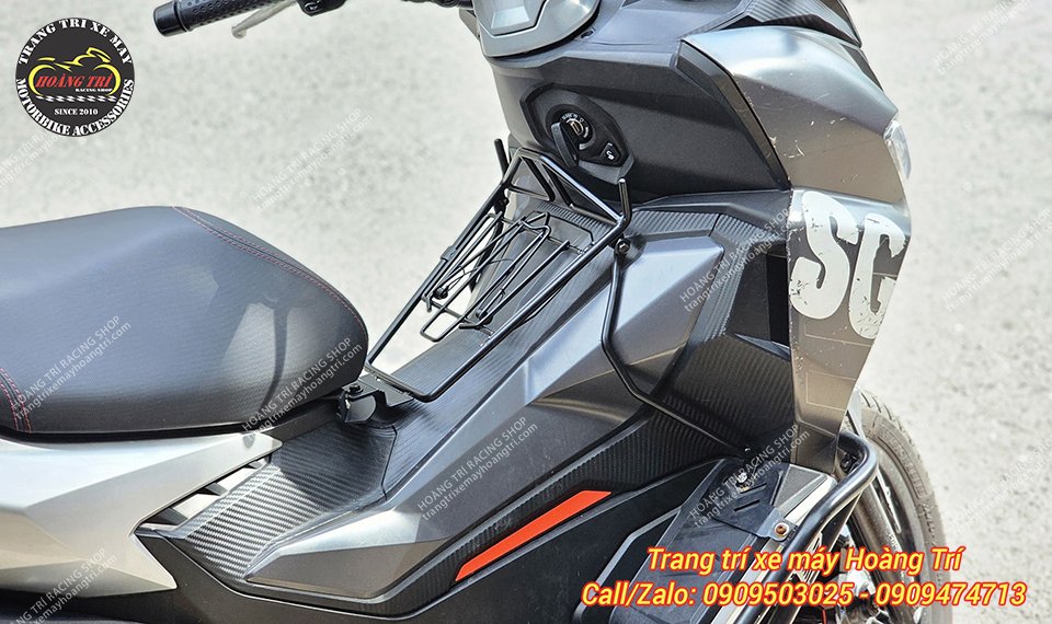 Baga giữa Aprilia SR GT được lắp đặt mang đến nhiều tiện ích cho xe