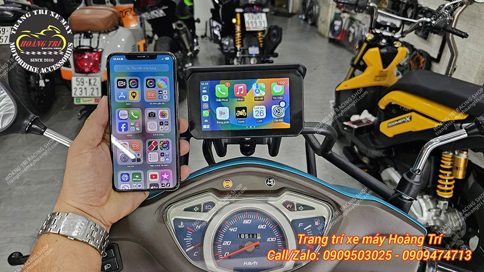 Màn hình SKU-3 kết nới với điện thoại iPhone bằng ứng dụng Apple Car