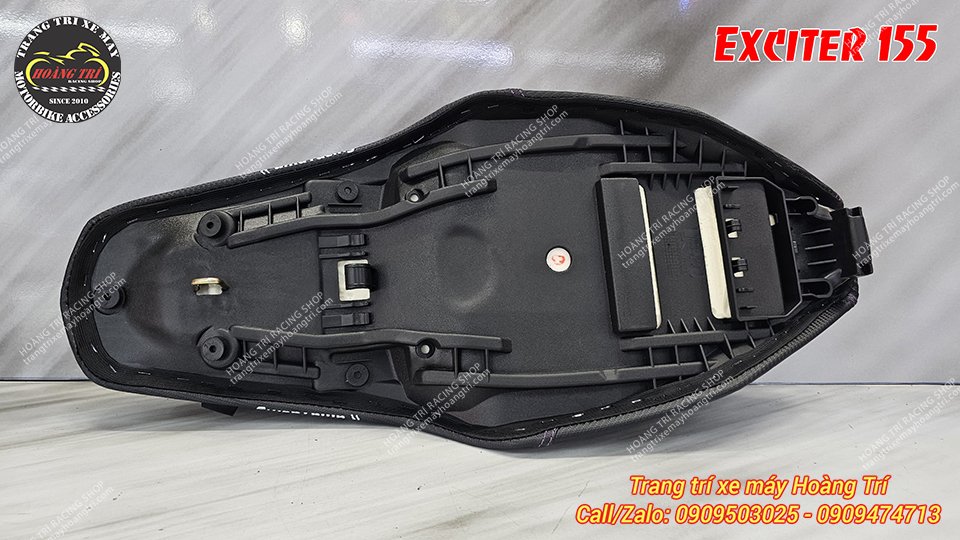 Chuẩn dáng cho yên xe Exciter 155 - Tháo yên zin và thay yên Uma Racing là xong