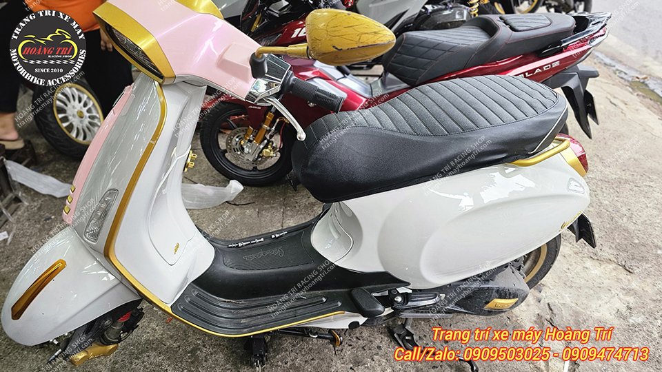 Tổng thể xe Vespa Sprint với món phụ kiện mới thu hút