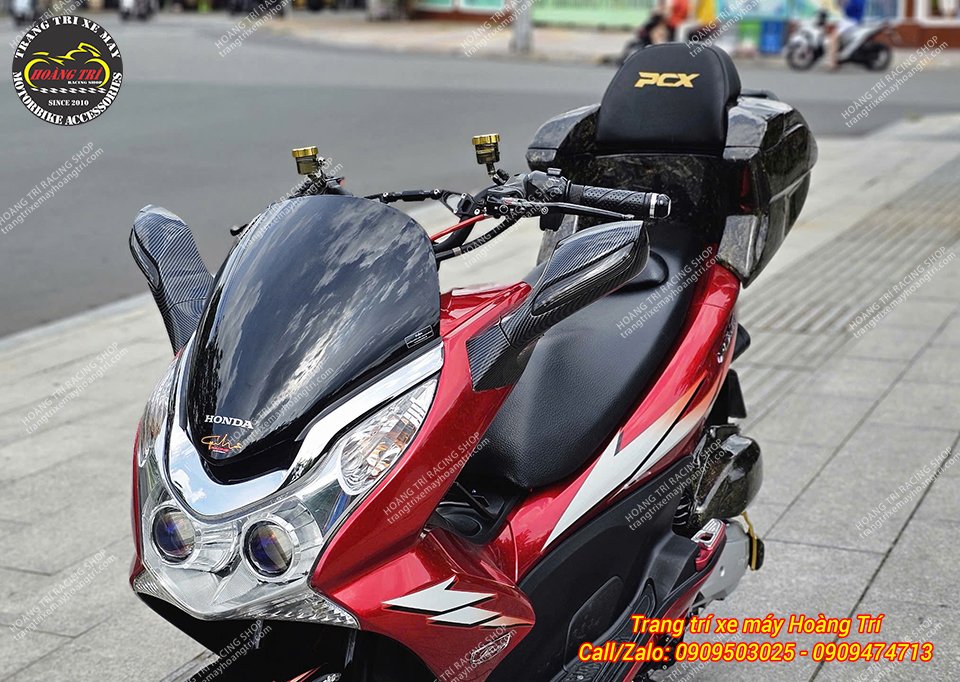 Góc view để lộ thùng sau tựa lưng phong cách Indo trên xe PCX 2011