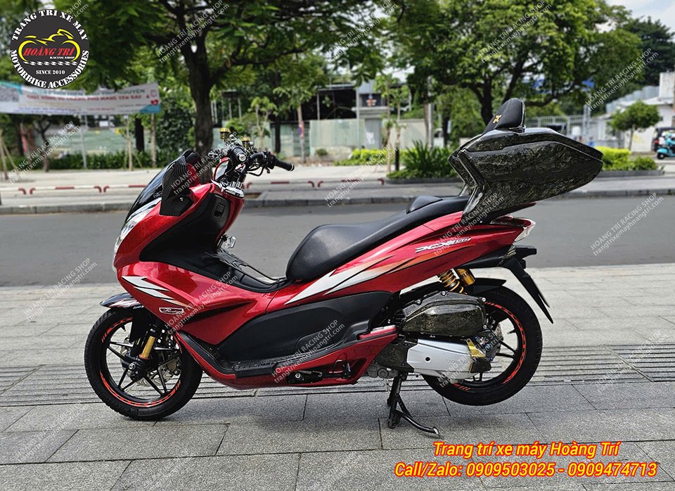 Dàn áo PCX 2011 Honda Thái Lan cùng với thùng sau tựa lưng đậm cá tính với phong cách riêng