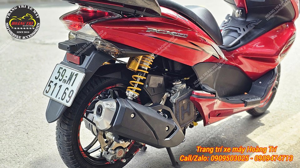 Anh khách còn nâng cấp thêm chụp đuôi pô và ốp pô PCX 160