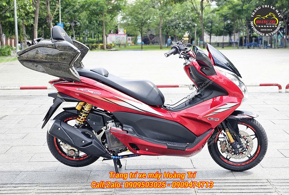 Tổng thể xe PCX 2010 với cây pô PCX 160 cùng cổ pô titan nổi bật xịn sò