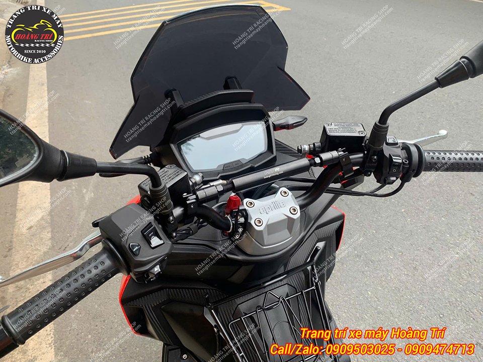 Thanh giằng mang đến phong cách mới lạ cho chiếc Aprilia SR GT 200