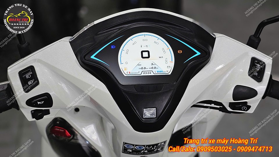 Cận cảnh chế độ sáng của đồng hồ Vespa full LCD đã lắp cho Lead 4val 2024