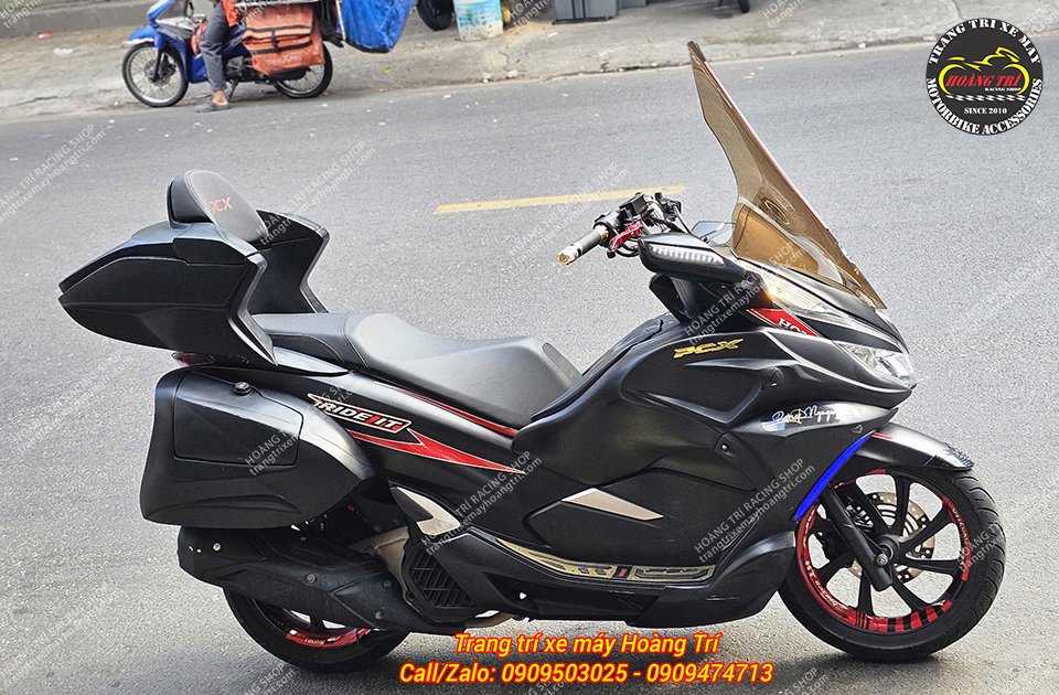 Chiếc PCX 2018 của bạn sẽ thay đổi rõ rệt với gói độ kiểng giống Goldwing này